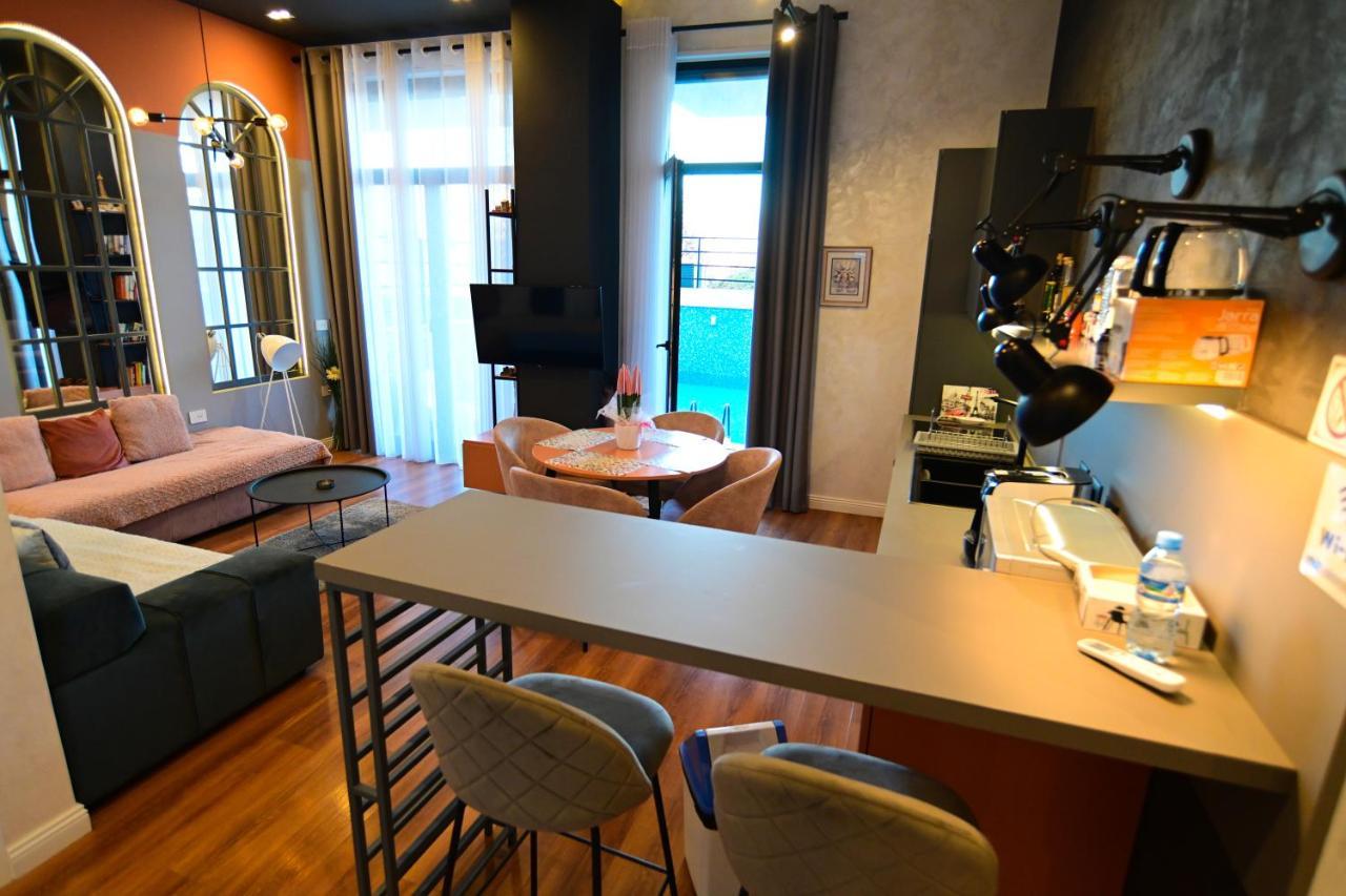 Stylish Two Bedroom House With Private Pool Tirana Exteriör bild