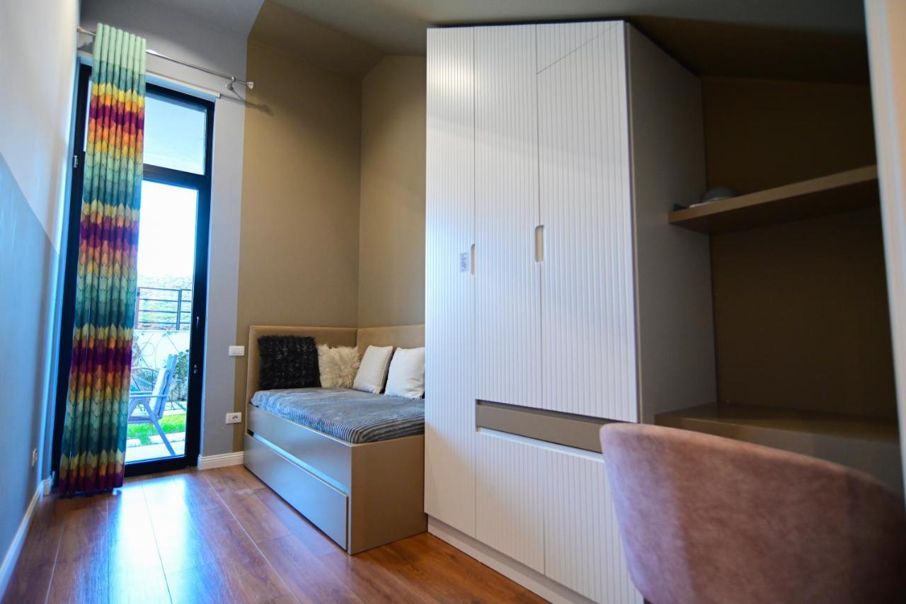 Stylish Two Bedroom House With Private Pool Tirana Exteriör bild